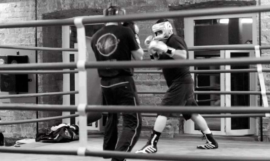 Боксерский клуб Октябрь: Раскройте своего внутреннего бойца посредством индивидуальных и групповых тренировок по боксу в Москве